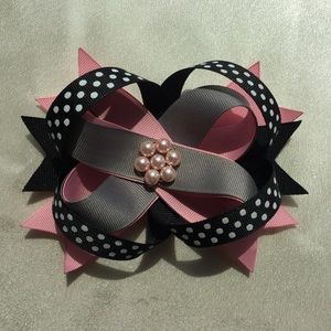 Handmade Hair bow. Grey/ pink
